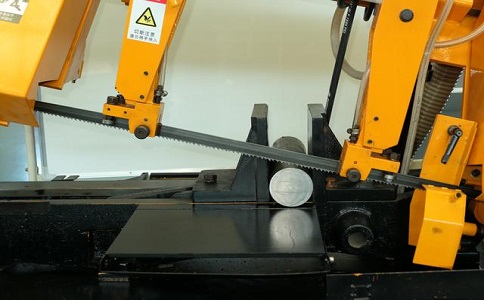 当阳数控带锯床自动送料精度会出现偏差吗？